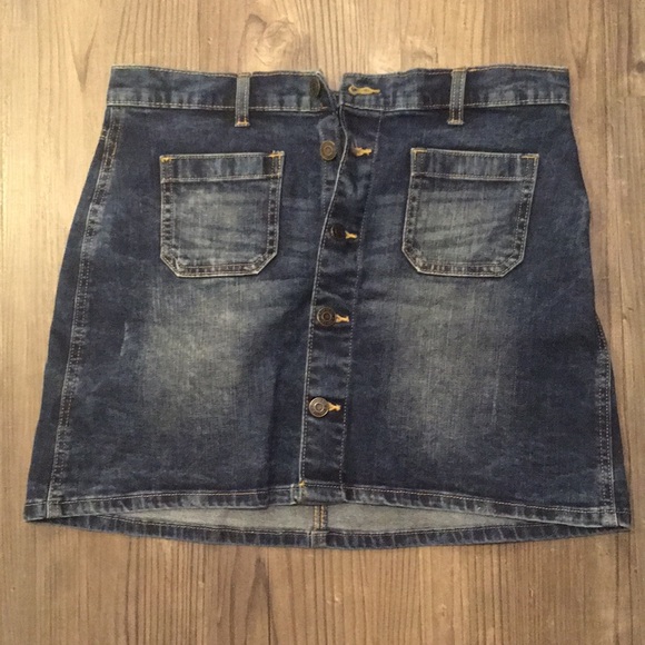 GAP Dresses & Skirts - GAP size 4 jean skirt